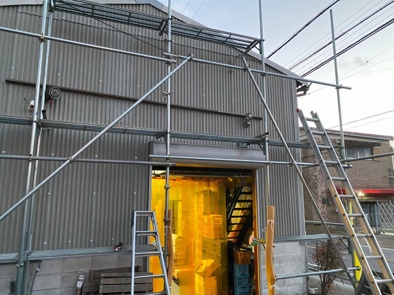 奈良市古市町の会社の倉庫で外壁張り替え完成